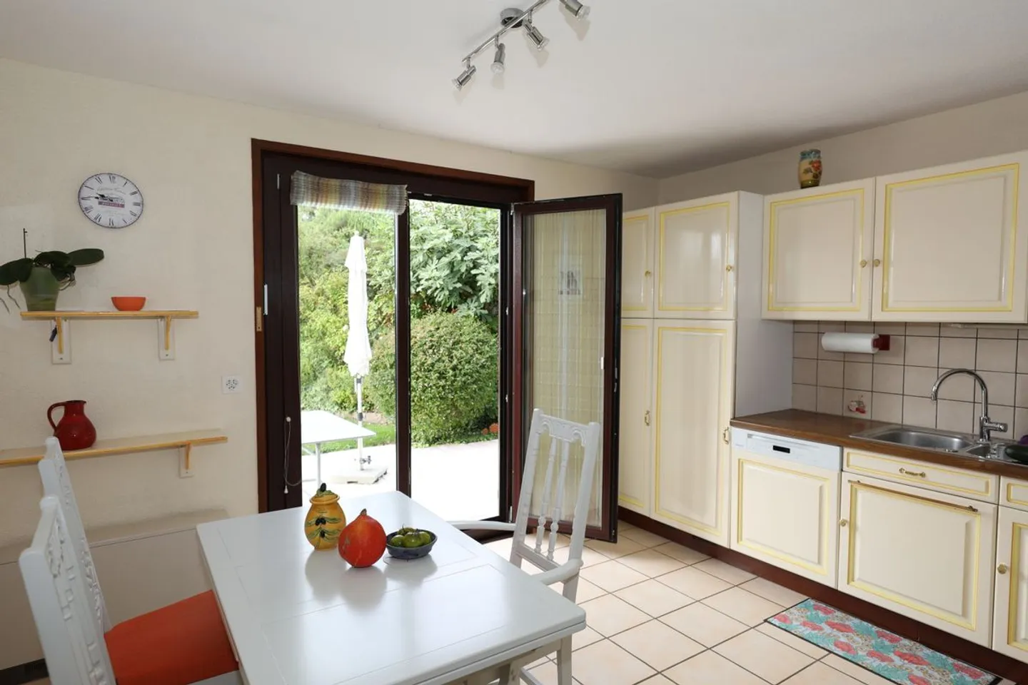 Exclusive! Very beautiful terraced house - Photo 9 of 12