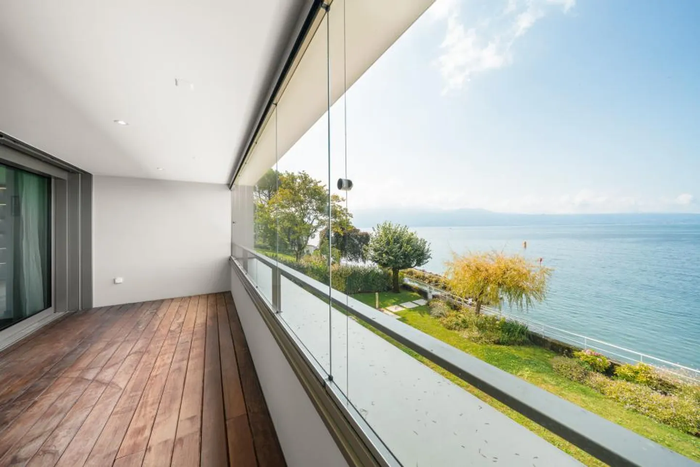 Un paradiso sulle rive del lago a Villette - Foto 8 di 13