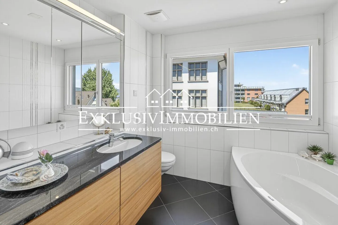 Design, vue et emplacement parfaitement combinés - Photo 4 sur 7