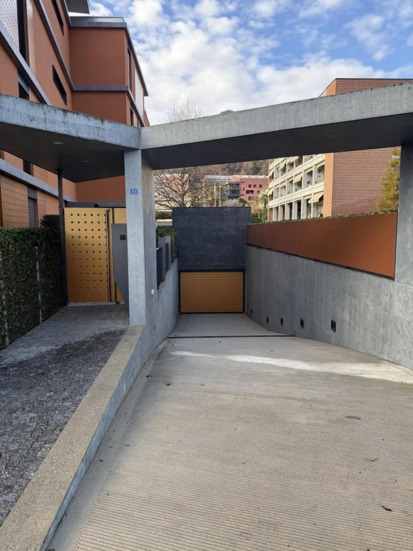 Splendid penthouse 4.5 rooms in Losone also as a secondary residence - Photo 2 of 19