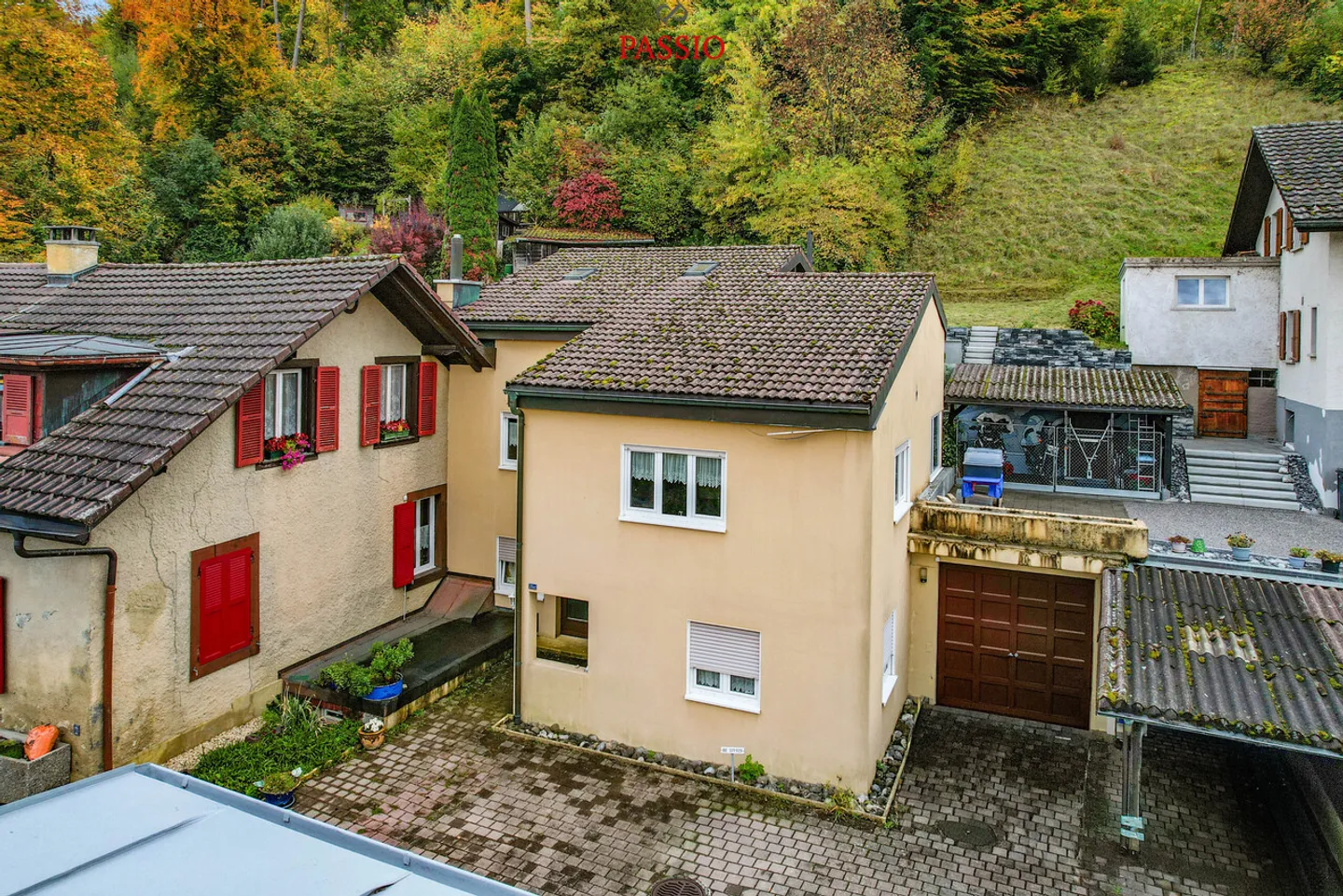 4,5-Zimmer Haus mit Studio-Wohnung und Entwicklungspotenzial - Foto 2 von 21
