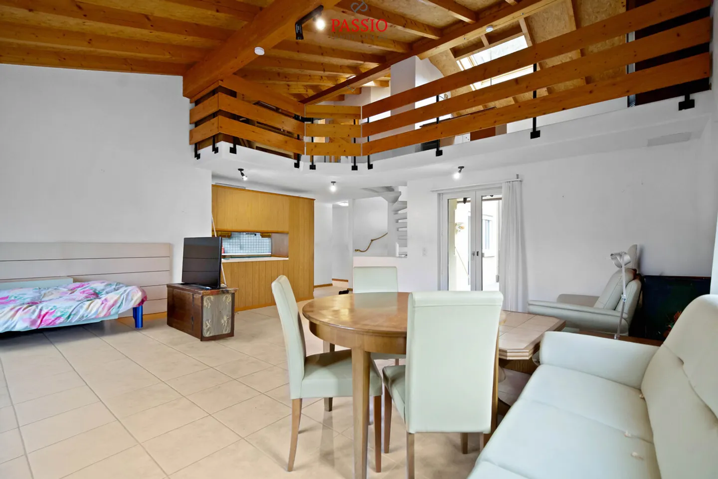 4,5-Zimmer Haus mit Studio-Wohnung und Entwicklungspotenzial - Foto 3 von 21