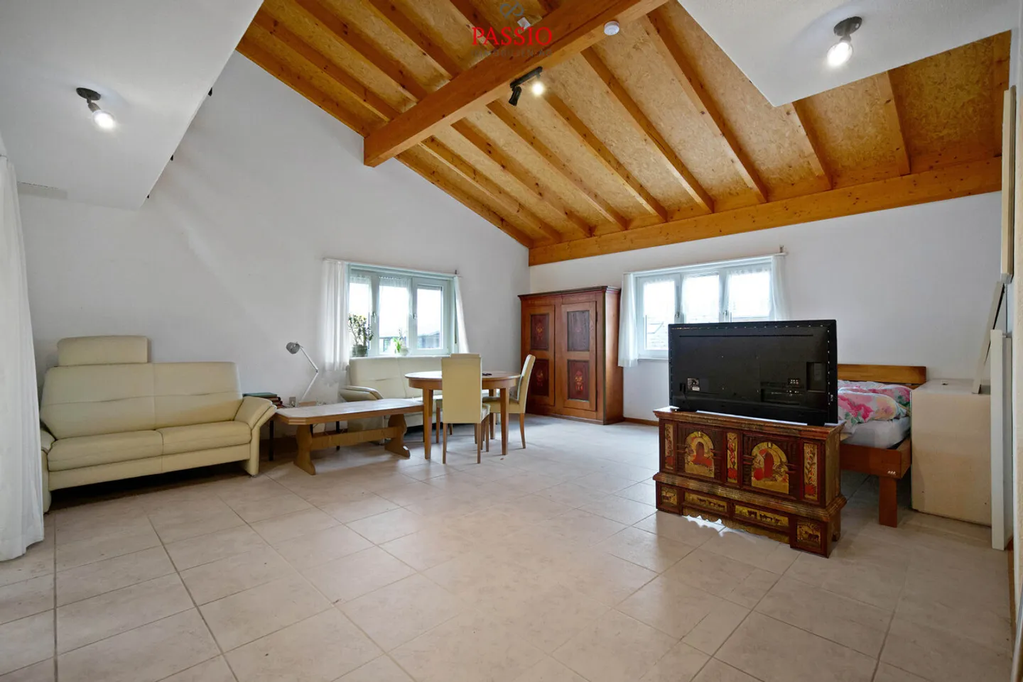 4,5-Zimmer Haus mit Studio-Wohnung und Entwicklungspotenzial - Foto 4 von 21