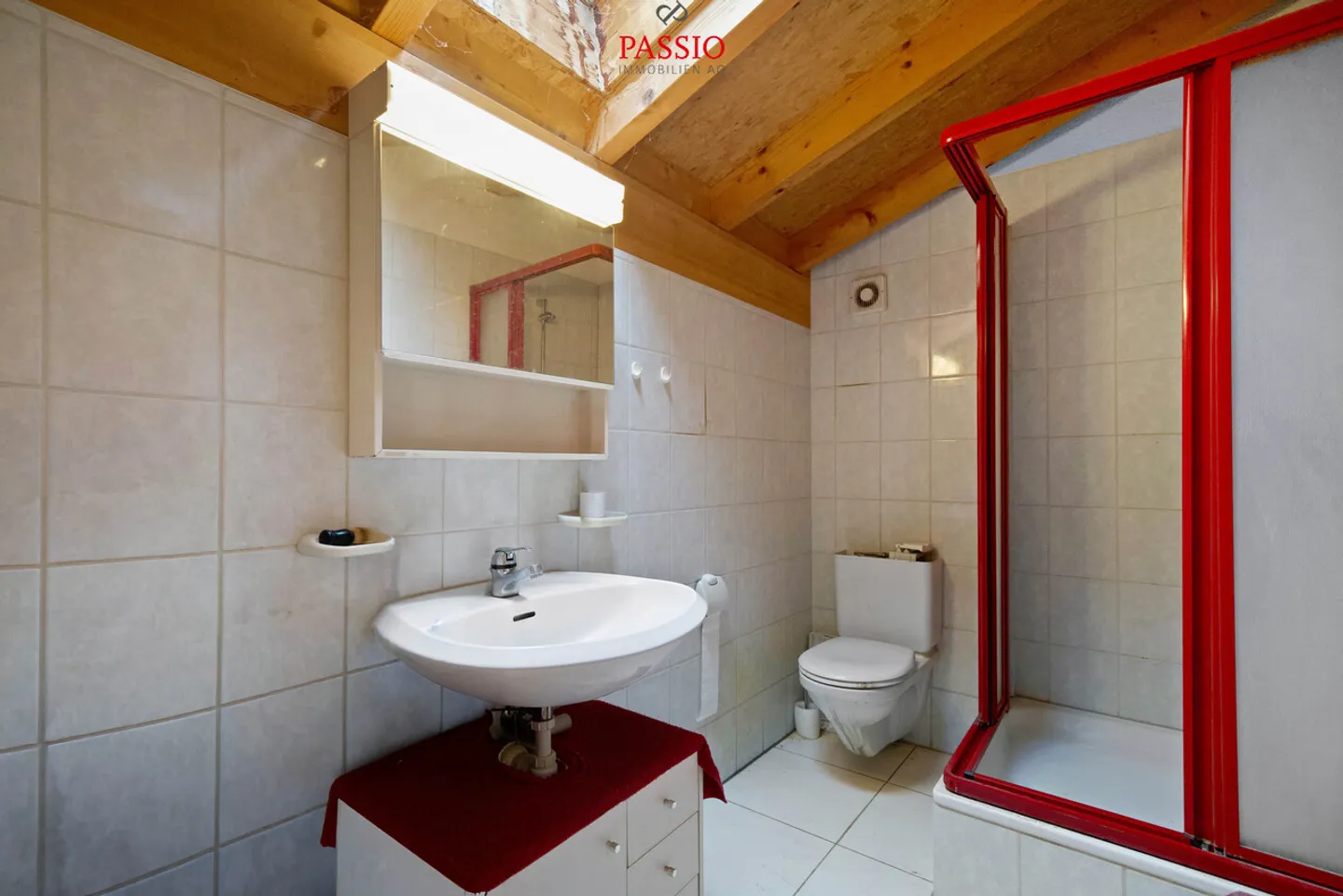 4,5-Zimmer Haus mit Studio-Wohnung und Entwicklungspotenzial - Foto 12 von 21