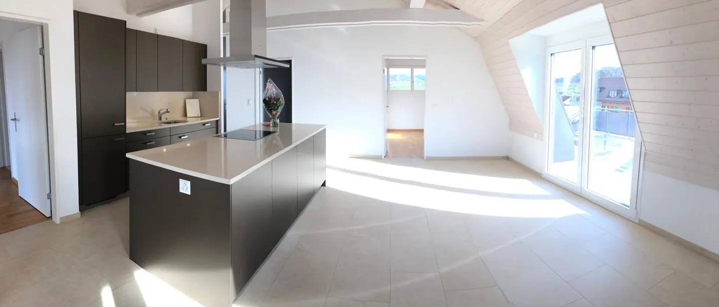 4.5 Room Attic Apartment - Photo 2 of 16