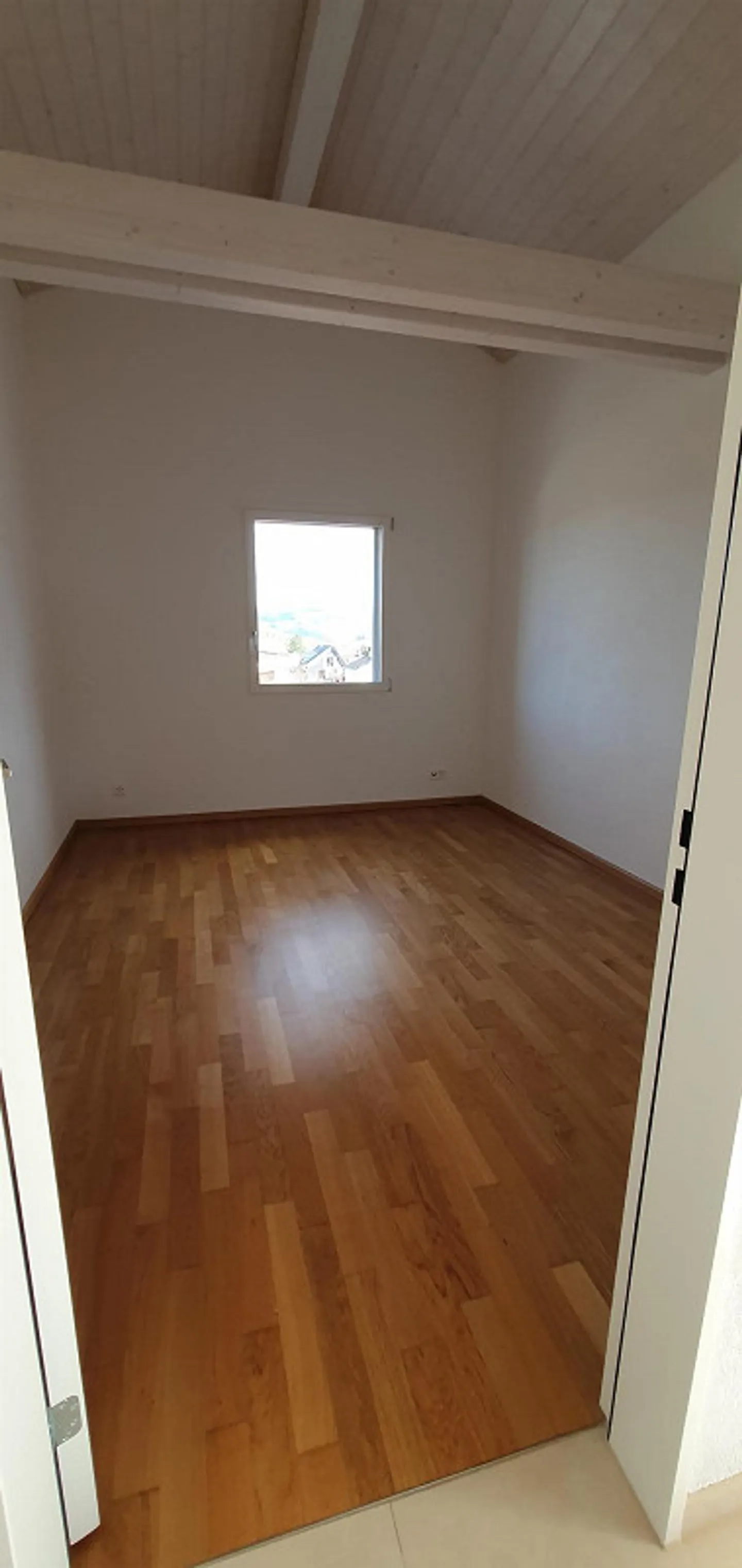 4.5 Room Attic Apartment - Photo 10 of 16