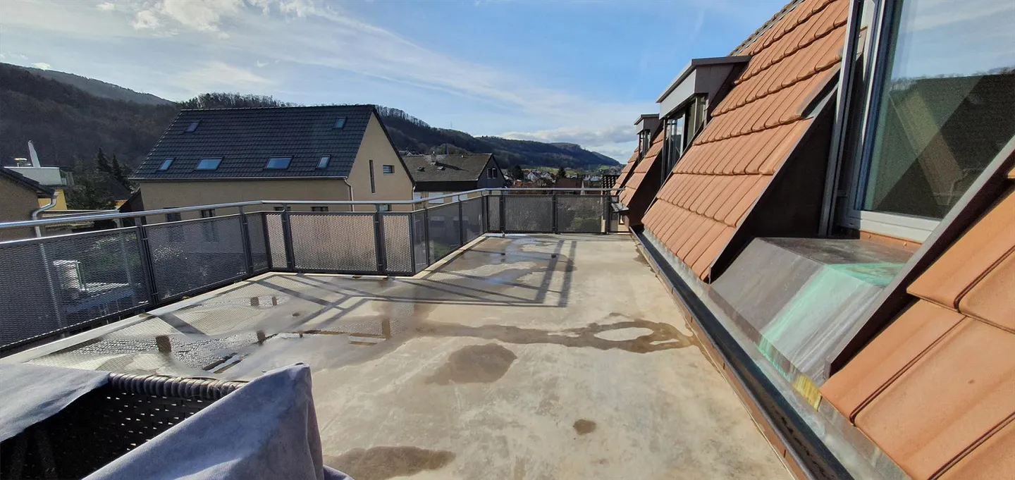 4.5 Room Attic Apartment - Photo 14 of 16