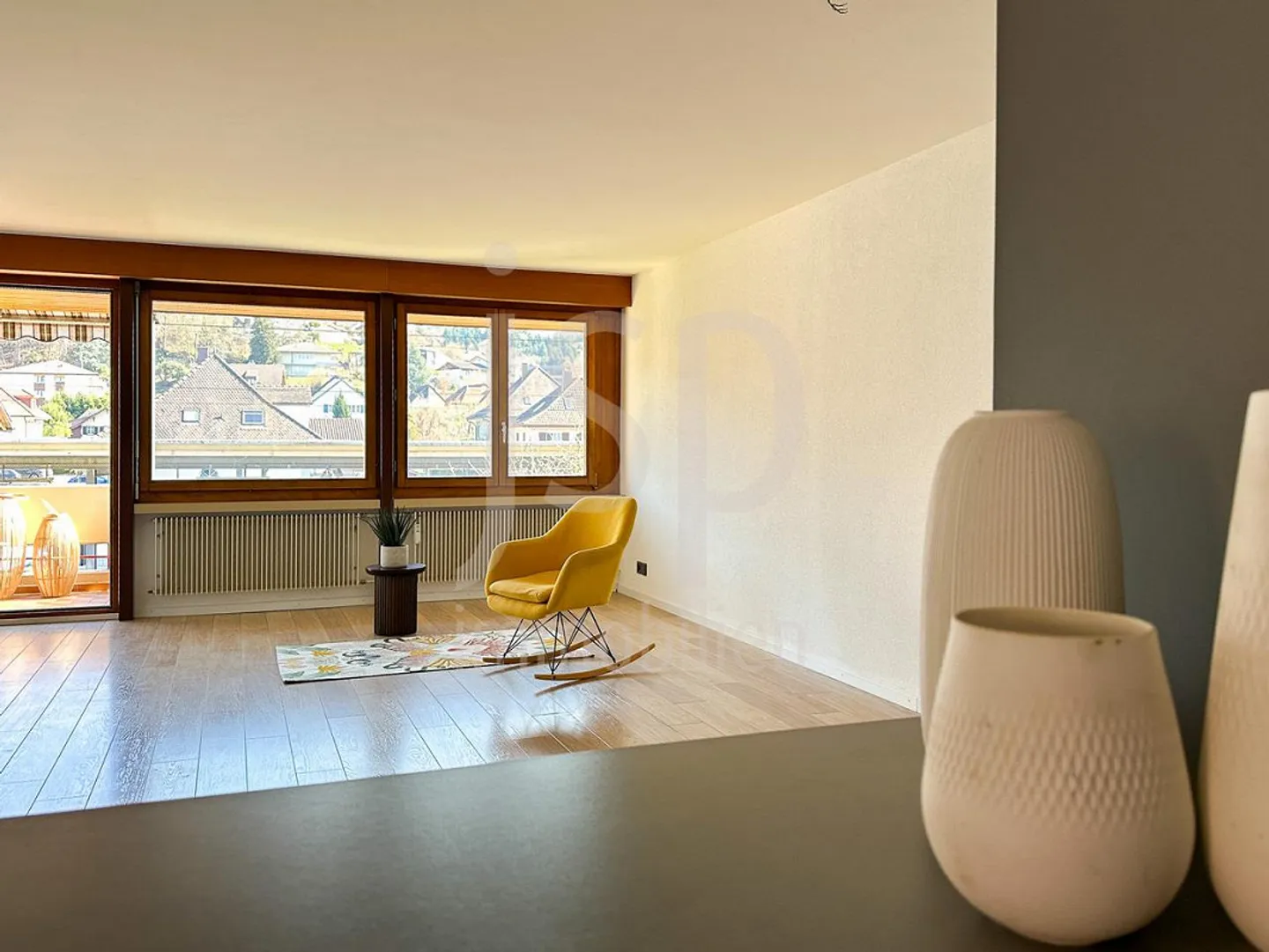 Un appartement pratique de 3,5 pièces directement à la gare de Niederscherli - Photo 2 sur 14