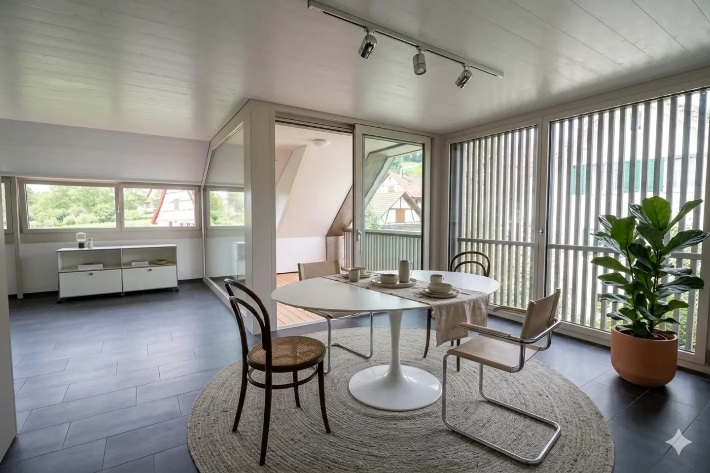 Appartamento attico unico di 3,5 locali con carattere loft e loggia - Foto 5 di 13