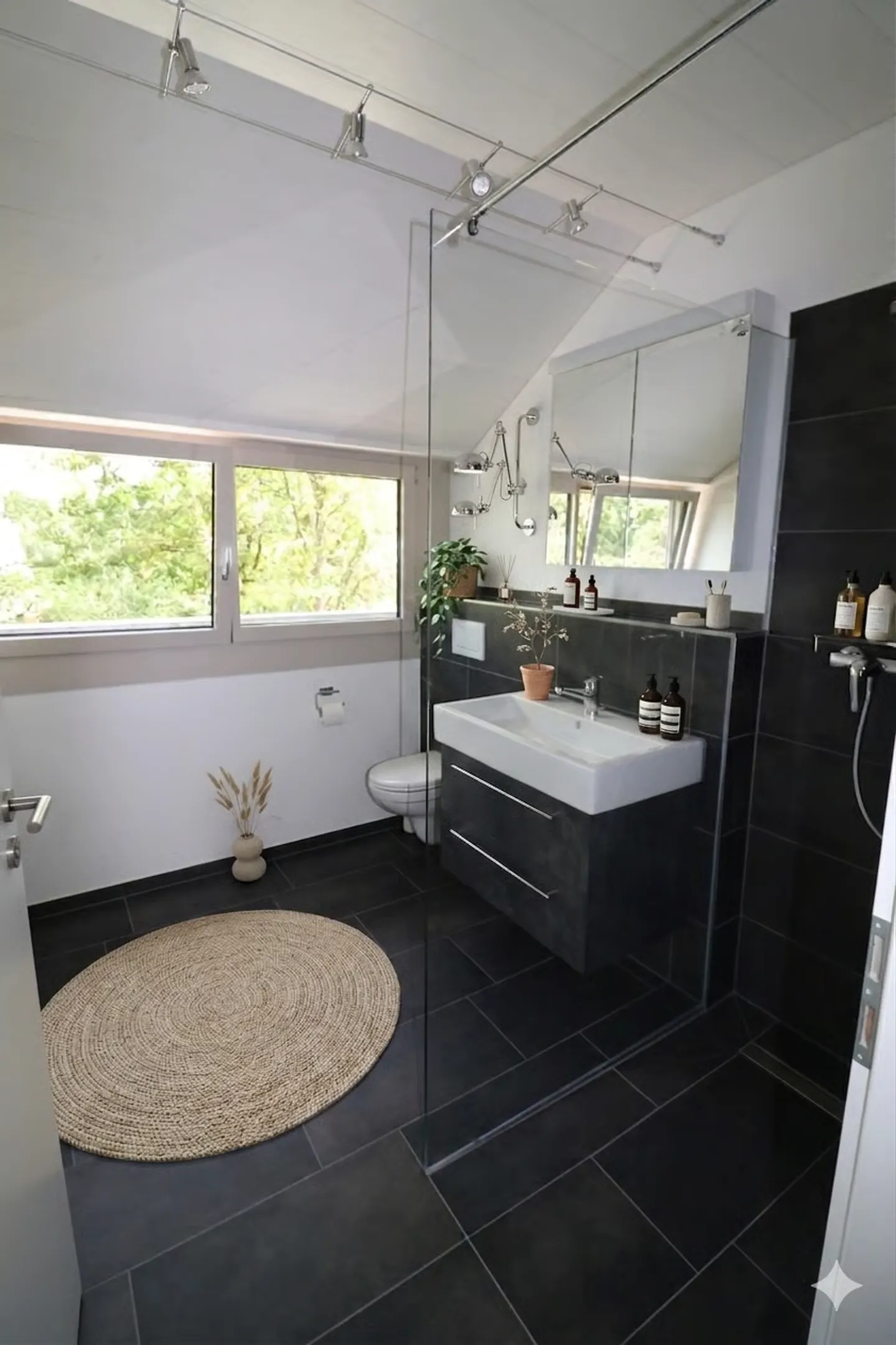 Appartamento attico unico di 3,5 locali con carattere loft e loggia - Foto 7 di 13