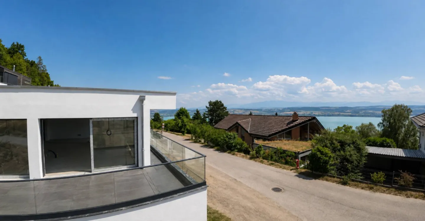 Individual villa with lake view - Photo 12 of 13