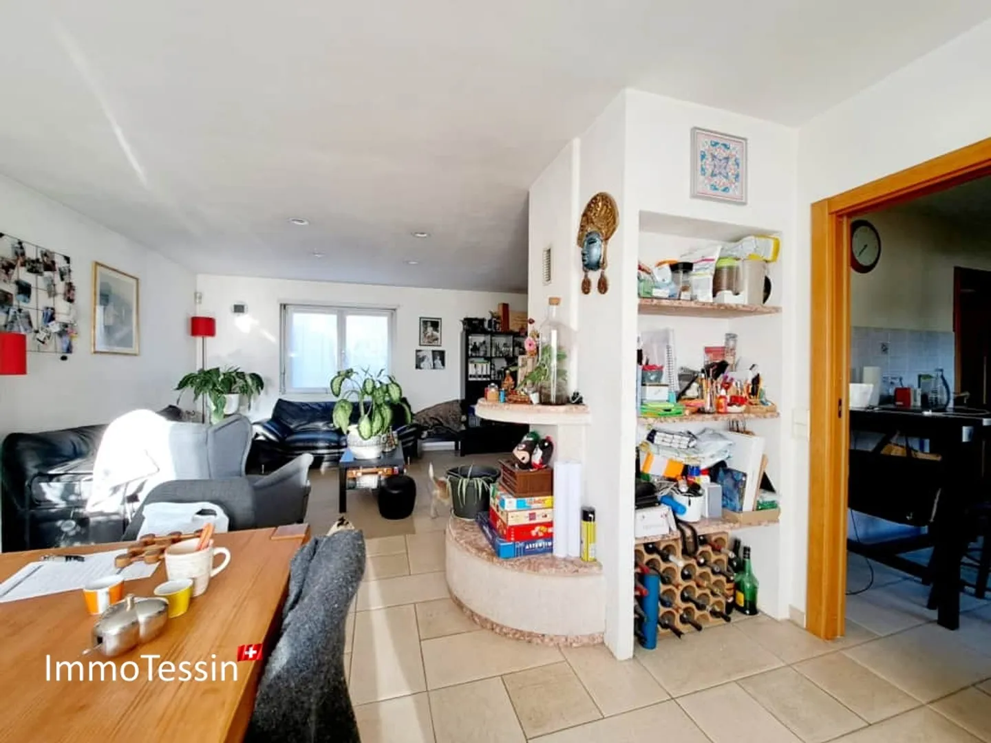 Moderne Villa mit grossem Garten an idyllischer und ruhiger Lage in Rancate nahe Mendrisio - Foto 5 von 13