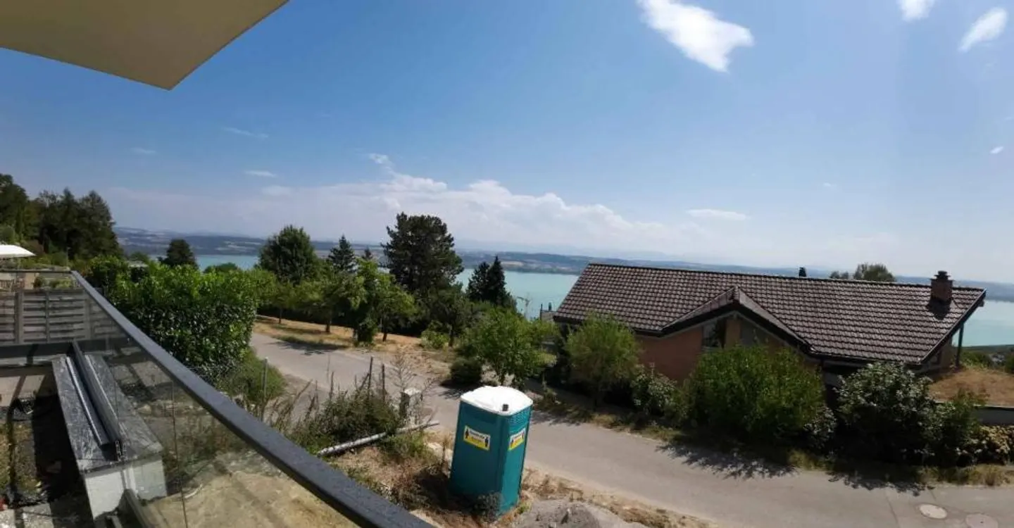 Individual villa with lake view - Photo 8 of 13