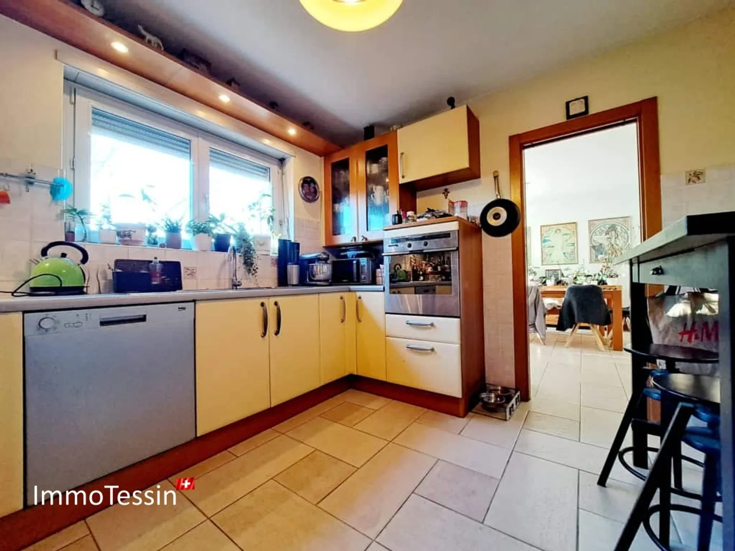Moderne Villa mit grossem Garten an idyllischer und ruhiger Lage in Rancate nahe Mendrisio - Foto 7 von 13