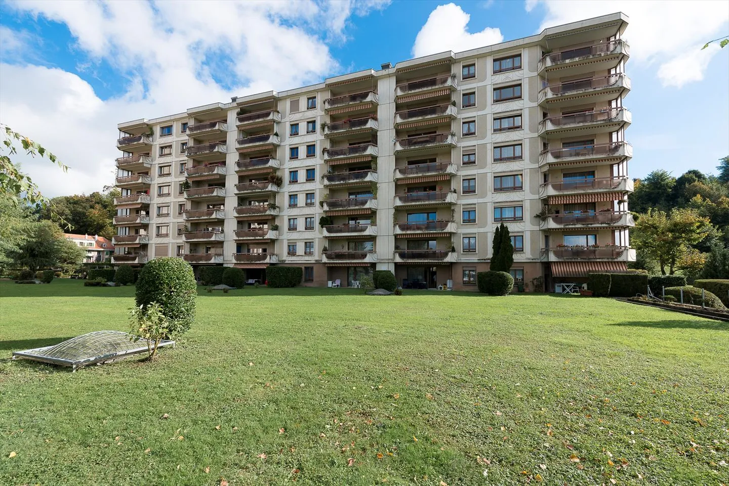 Spacieux appartement 4.5 pièces avec balcon - Photo 2 sur 4