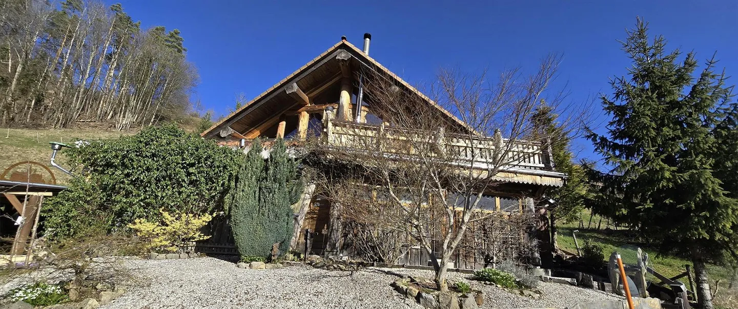 Bellissima casa in legno del 2007 in vendita - Foto 3 di 21