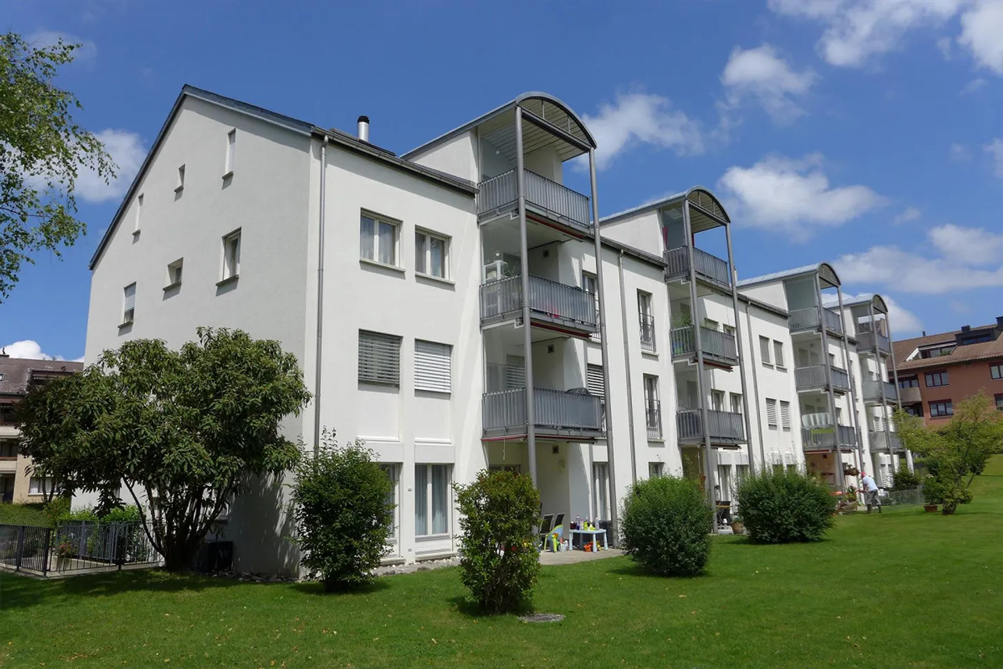 grande appartement de 2 1/2 pièces avec cuisine/salle de bain fraîchement rénovée - Photo 1 sur 10