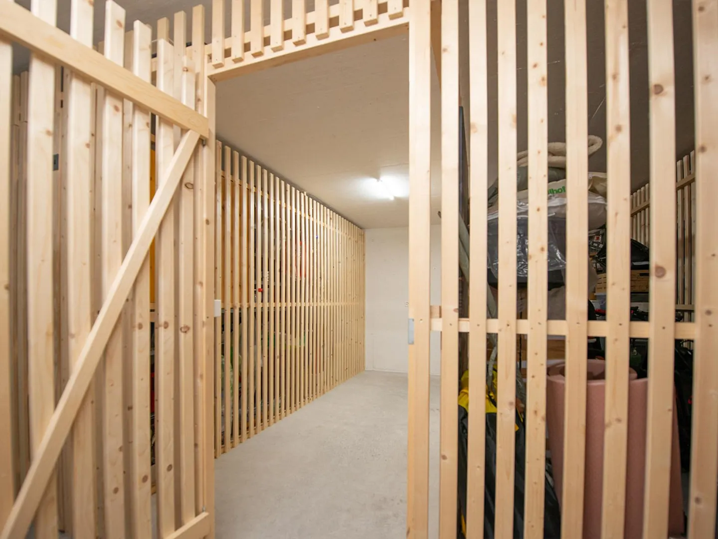 Living in wooden construction, in the middle of the village - Photo 16 of 22