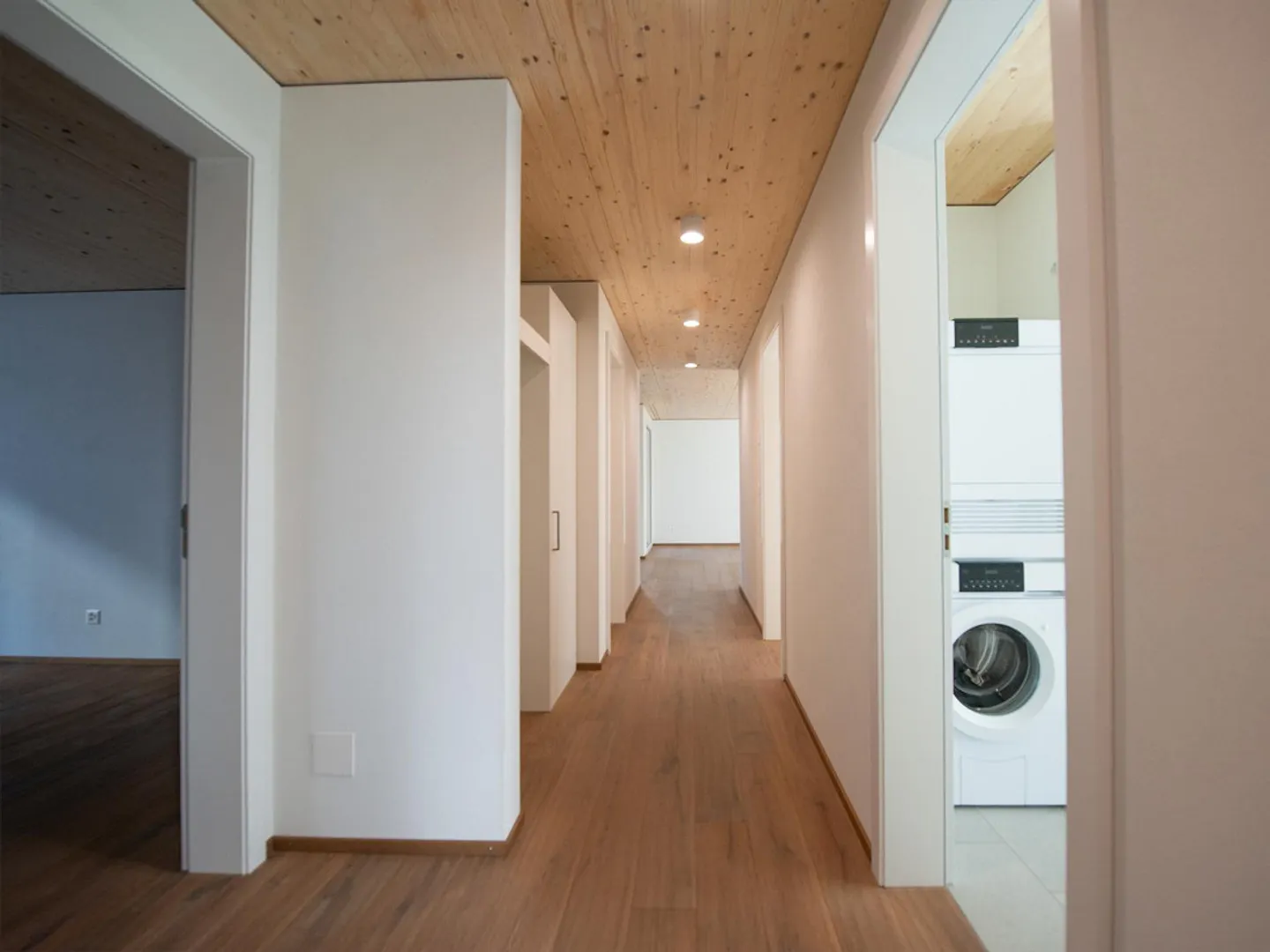 Living in wooden construction, in the middle of the village - Photo 6 of 22