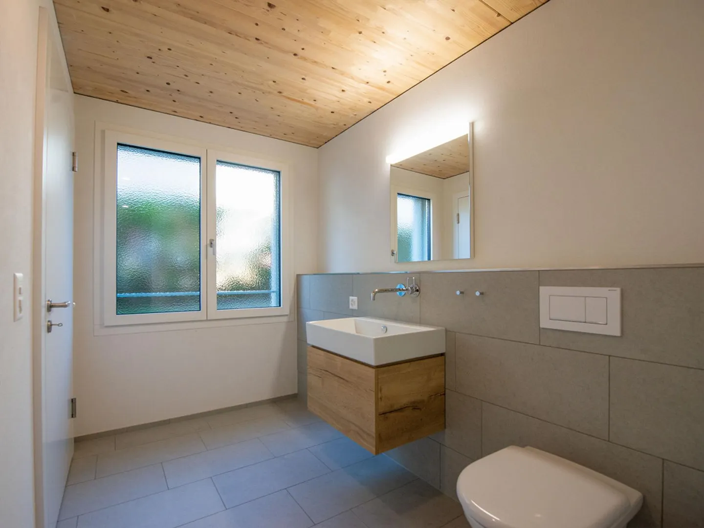 Living in wooden construction, in the middle of the village - Photo 8 of 22