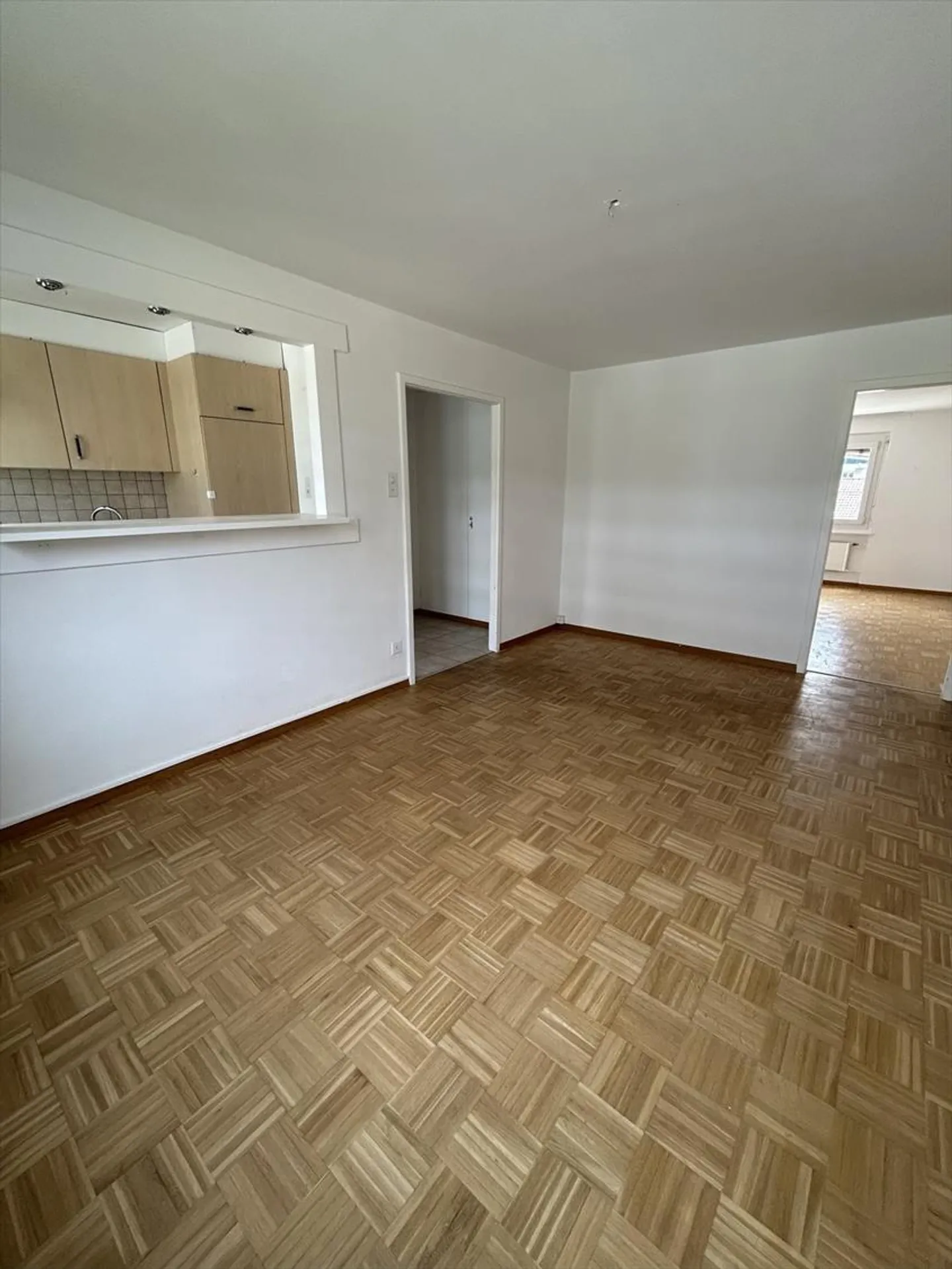 APPARTAMENTO CONFORTEVOLE VICINO A TUTTI I SERVIZI - Foto 2 di 7
