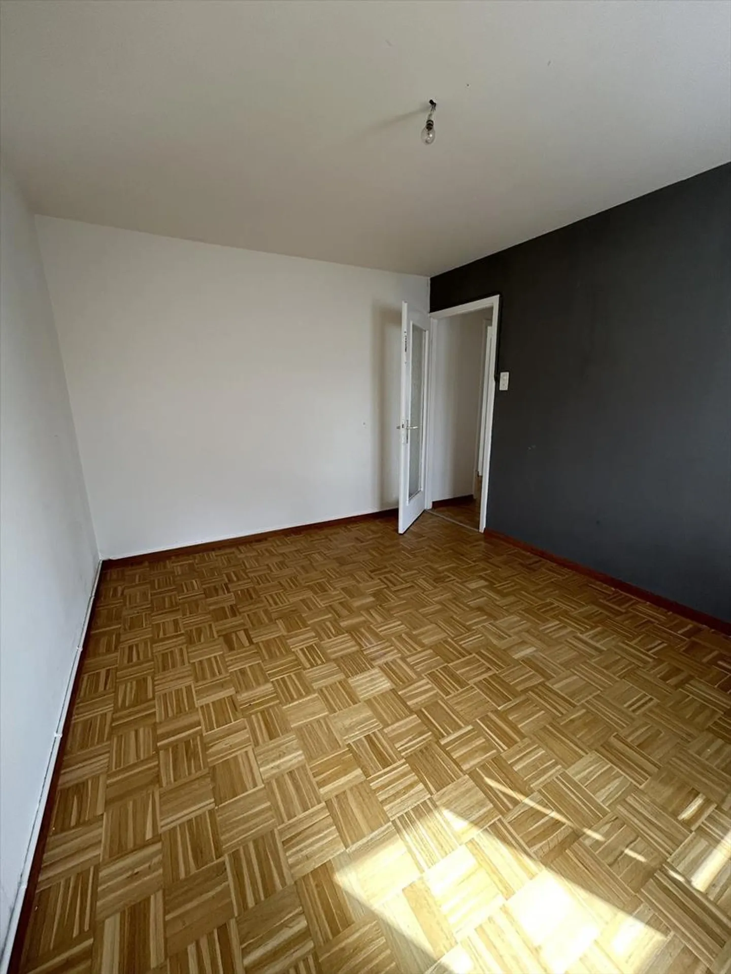 APPARTAMENTO CONFORTEVOLE VICINO A TUTTI I SERVIZI - Foto 3 di 7