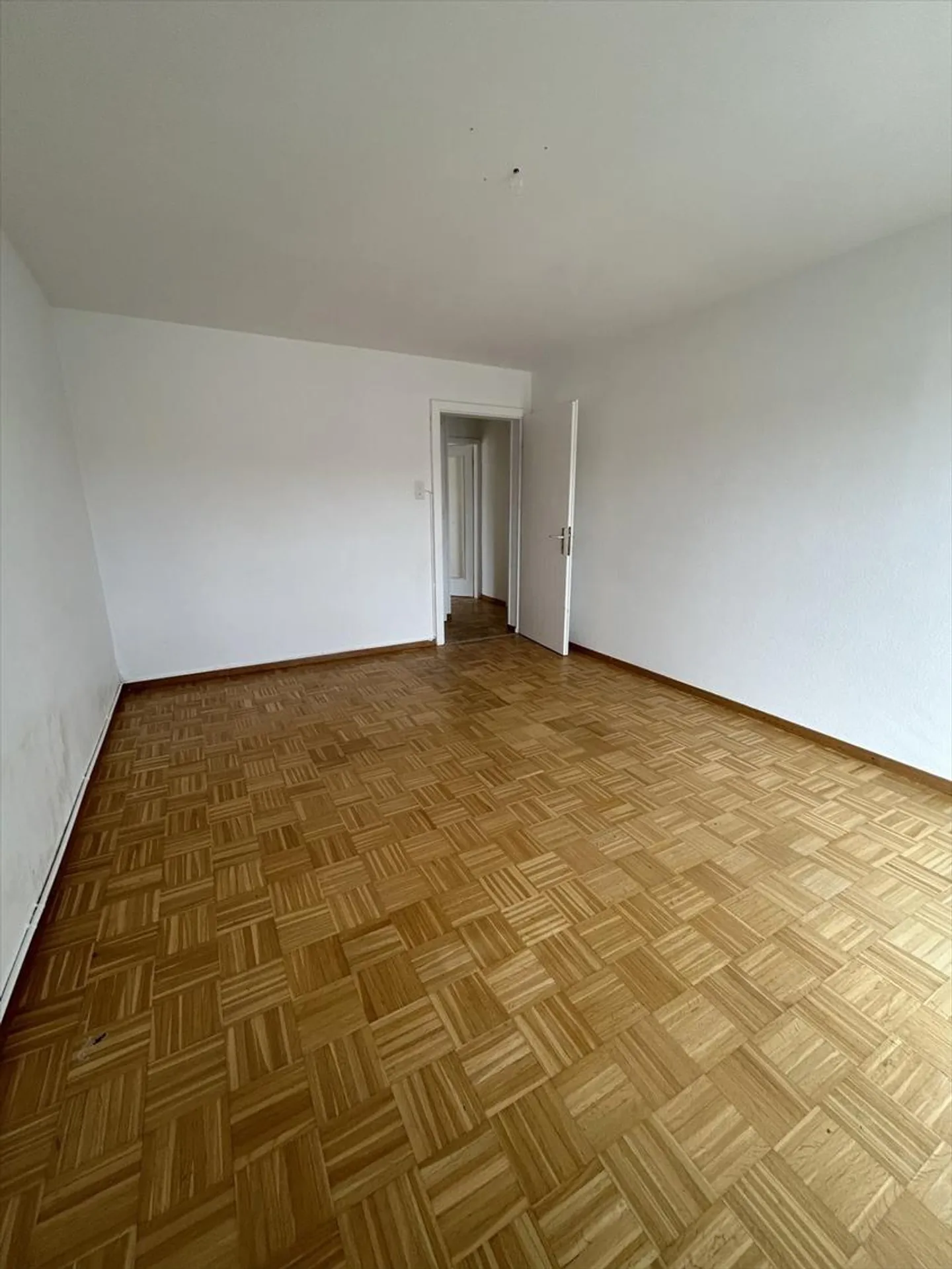 APPARTAMENTO CONFORTEVOLE VICINO A TUTTI I SERVIZI - Foto 4 di 7