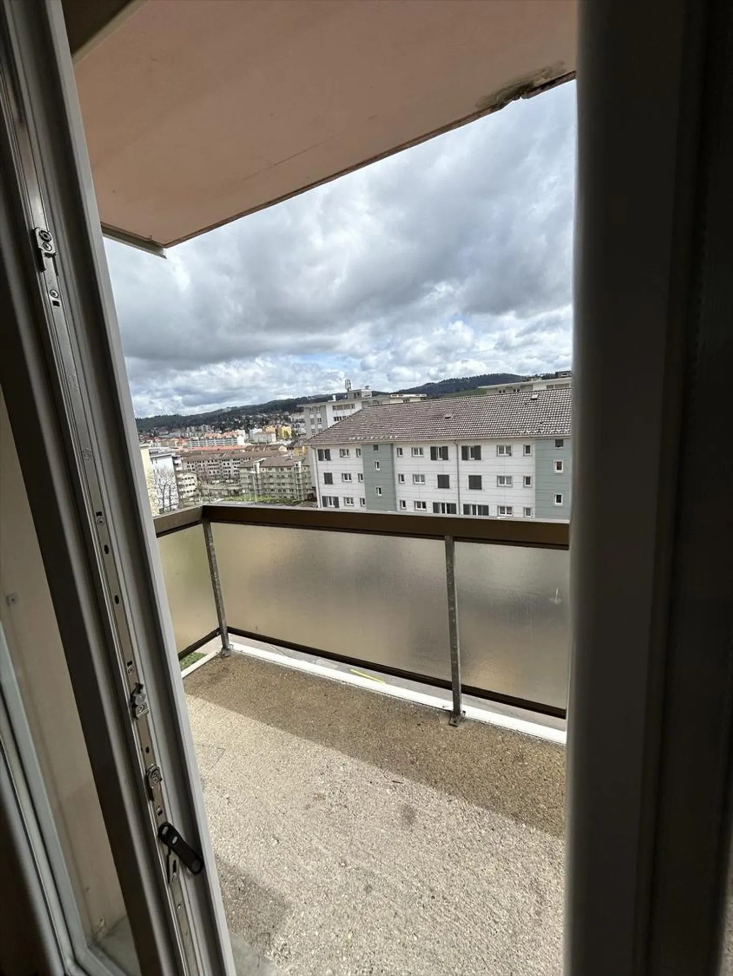 APPARTAMENTO CONFORTEVOLE VICINO A TUTTI I SERVIZI - Foto 6 di 7