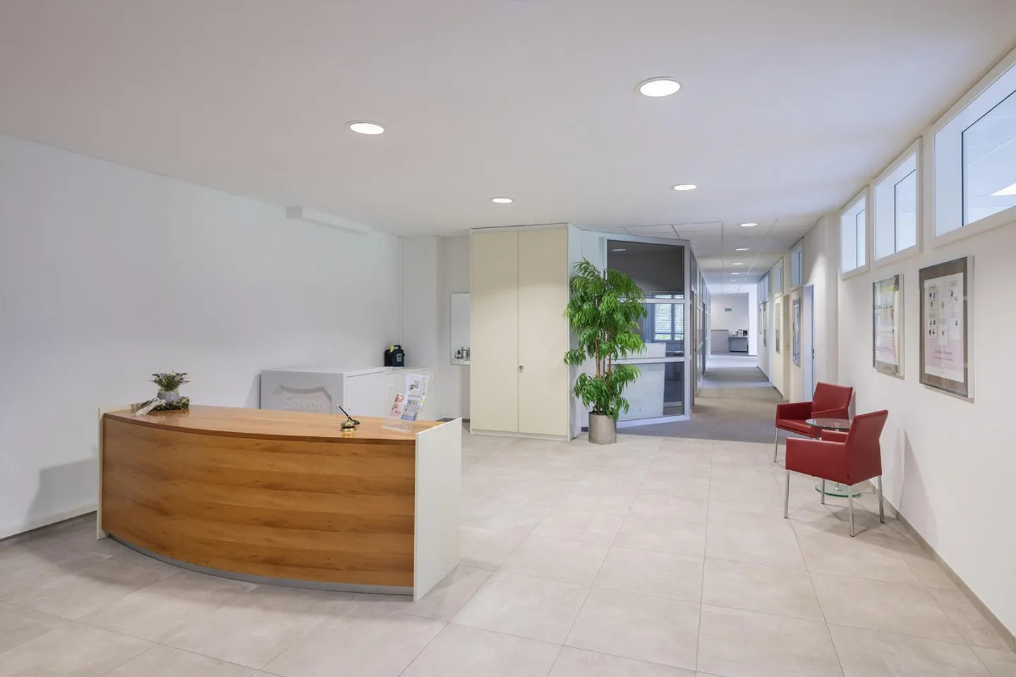 Disponibile immediatamente: Spazio ufficio attraente in subaffitto a Baar! - Foto 3 di 8