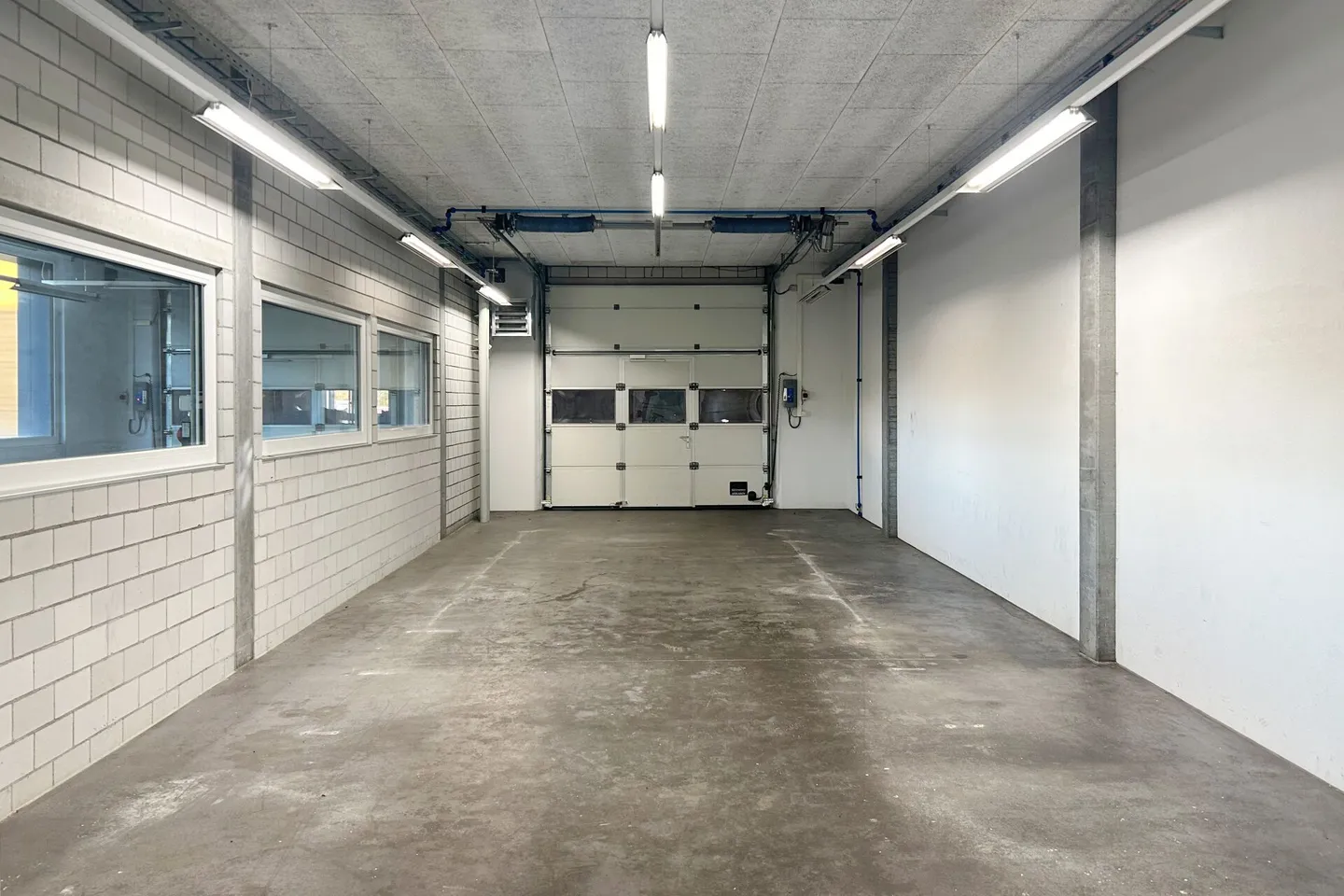 Area di preparazione vicino all'aeroporto di Zurigo - Foto 2 di 9