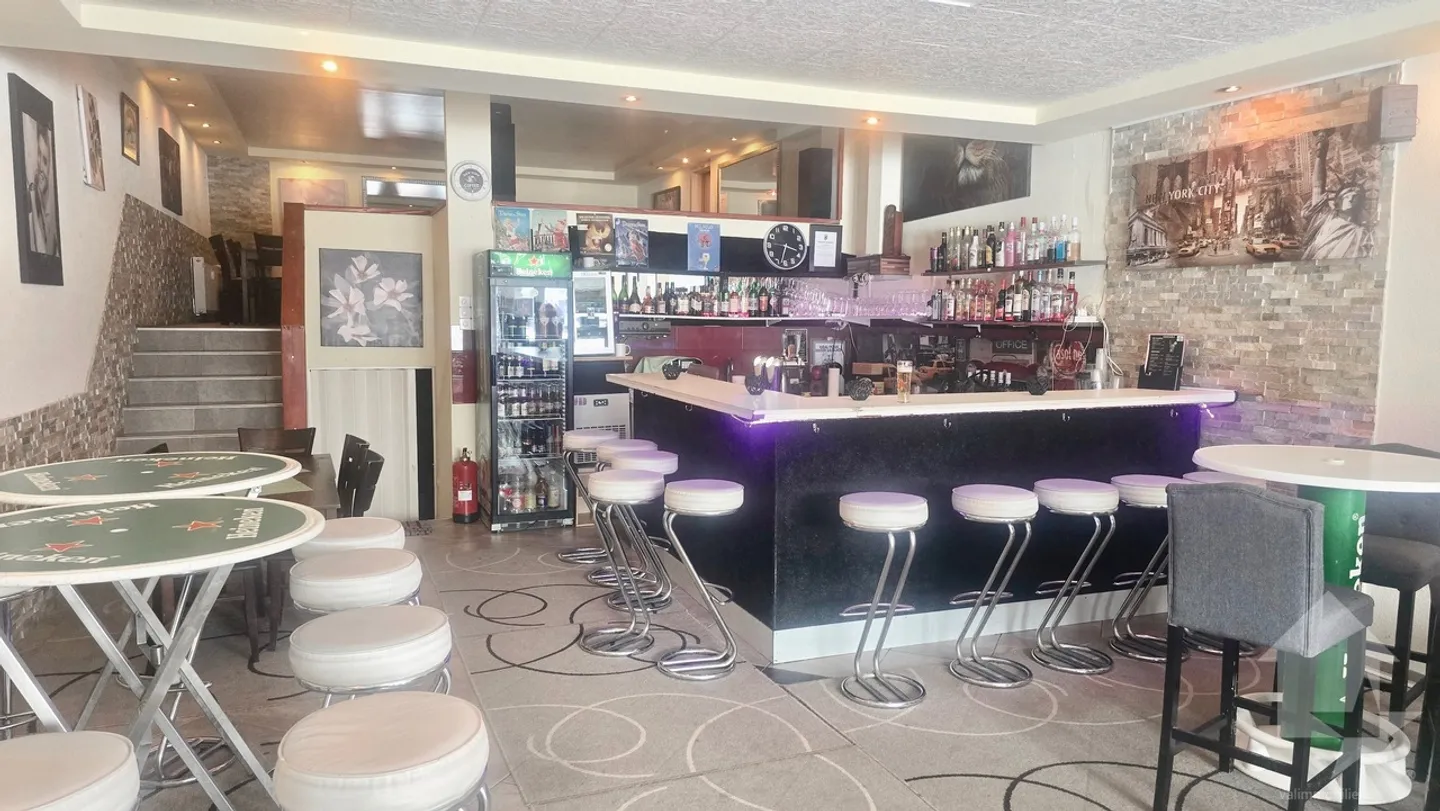 Charmantes Café-Bar in Anzère - Foto 1 von 4