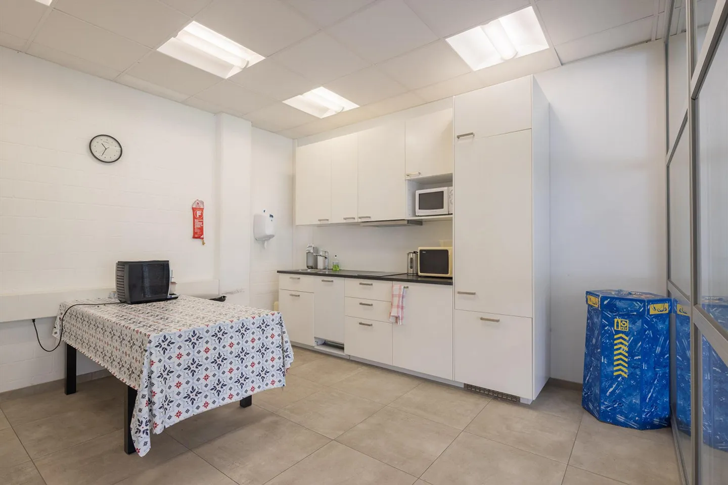 Disponibile immediatamente: Spazio ufficio attraente in subaffitto a Baar! - Foto 8 di 8