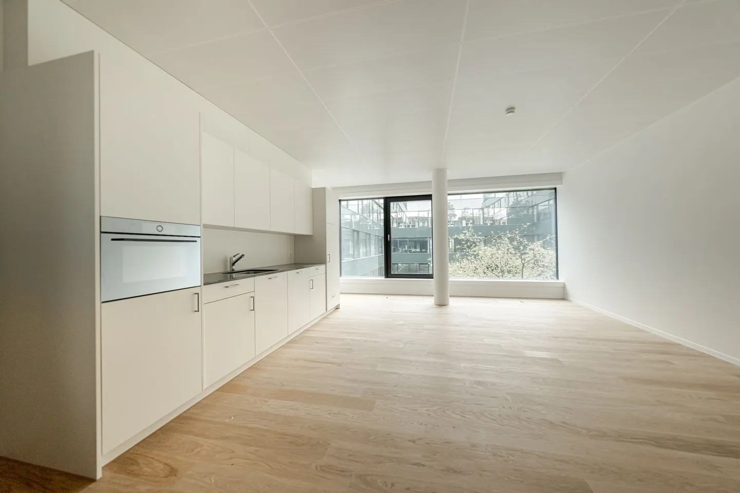 Dans un emplacement central et bien desservi, nous louons des espaces de bureau attrayants - Photo 3 sur 8