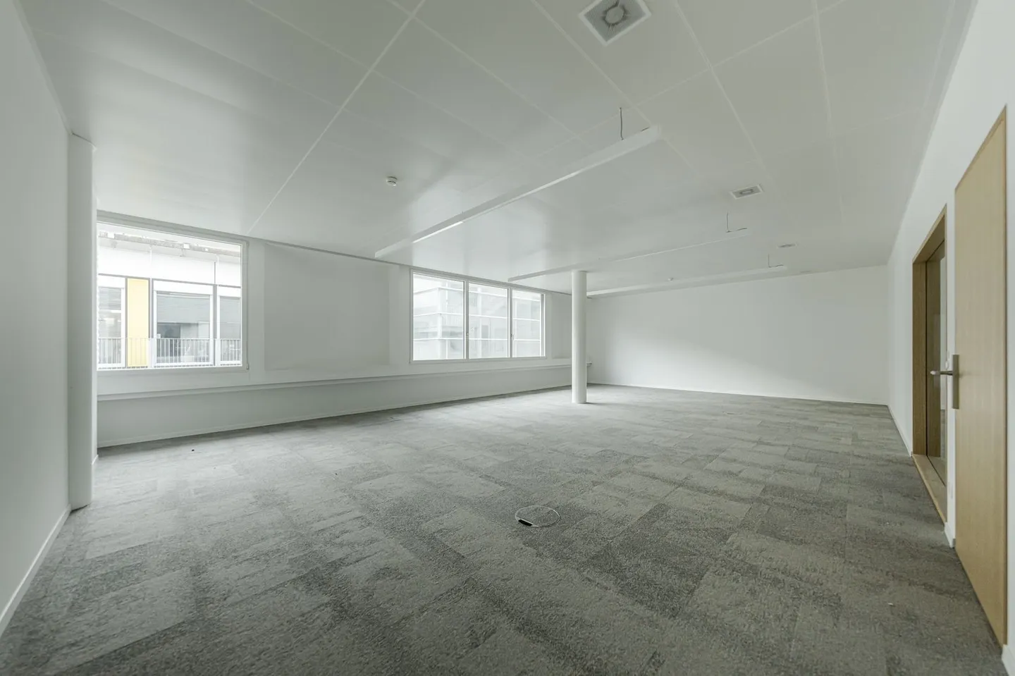 Dans un emplacement central et bien desservi, nous louons des espaces de bureau attrayants - Photo 6 sur 8