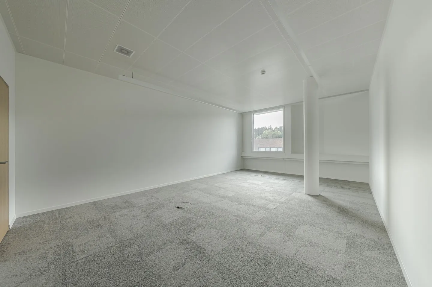 Dans un emplacement central et bien desservi, nous louons des espaces de bureau attrayants - Photo 7 sur 8