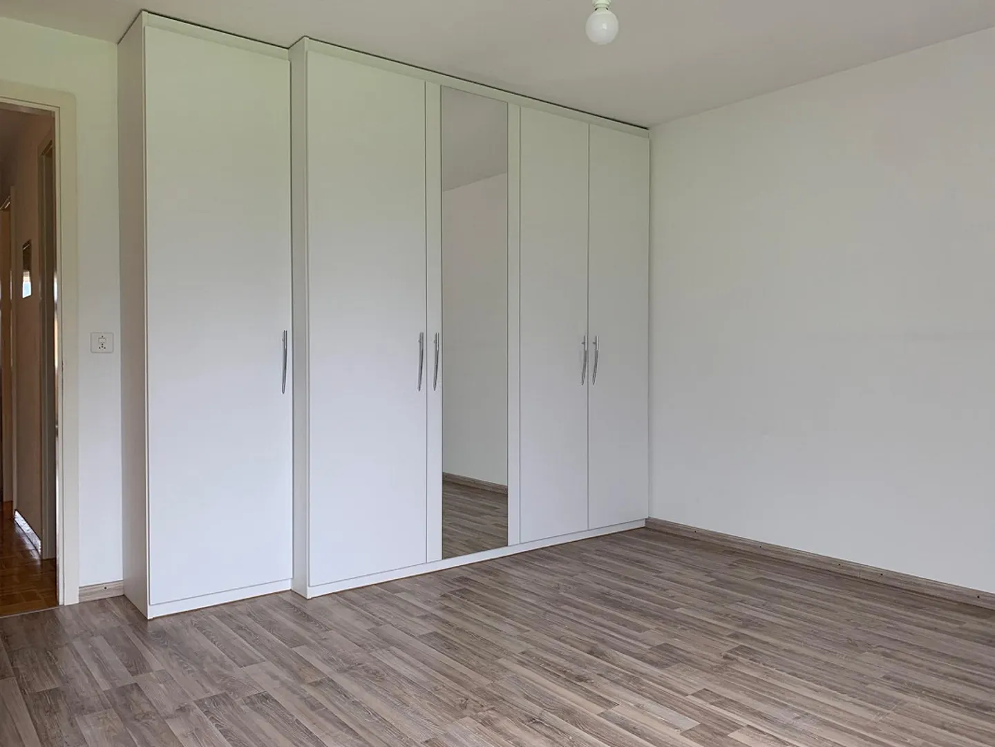 Modernes Apartment mit Bergsicht - Foto 3 von 9