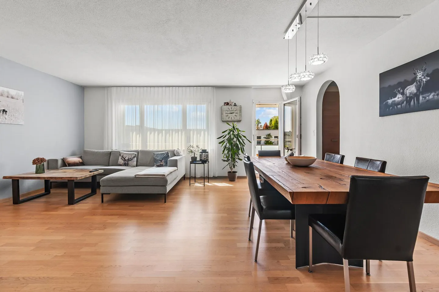 Appartement élégant de 4,5 pièces dans un quartier calme - Photo 1 sur 9