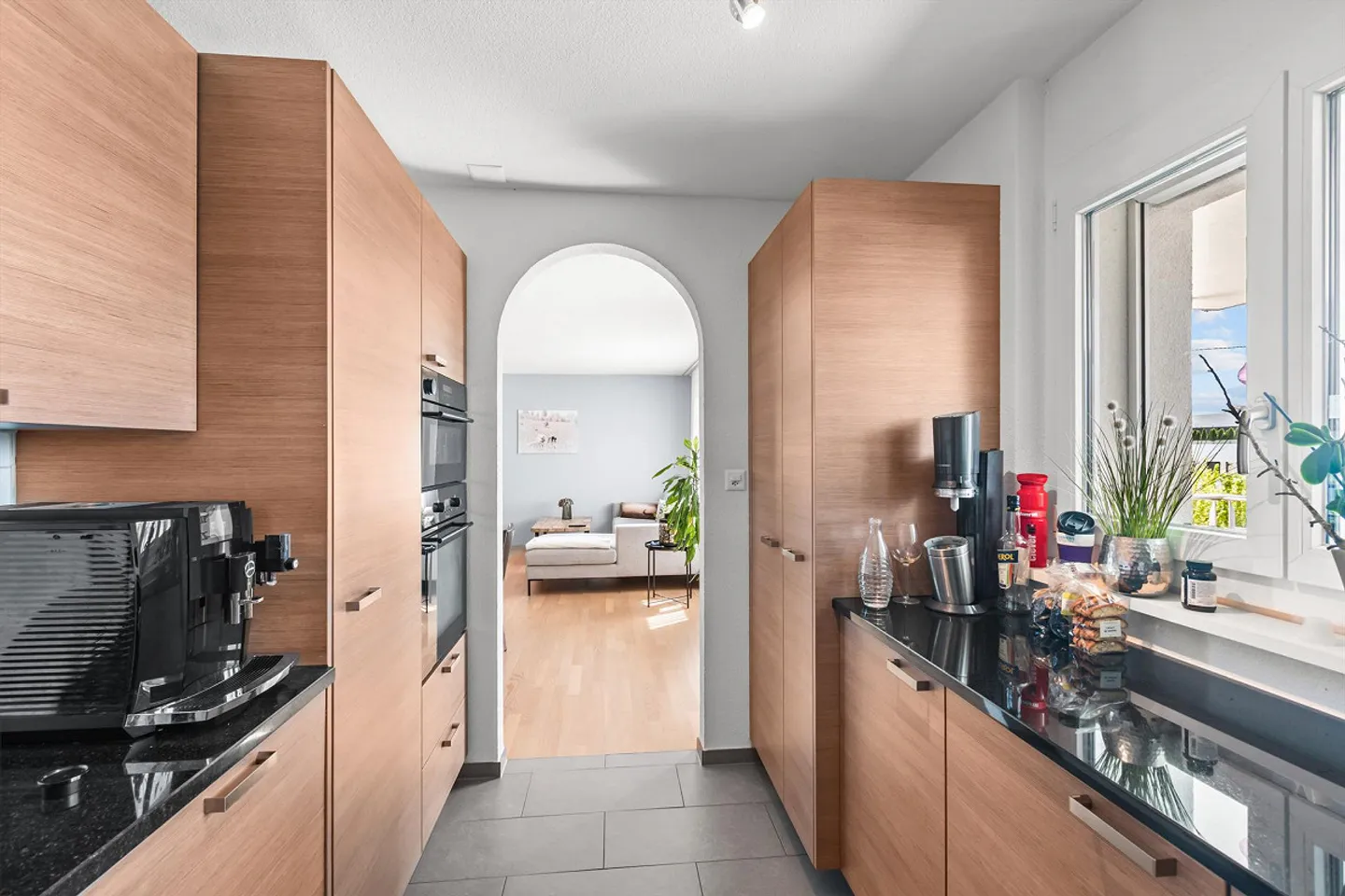 Appartement élégant de 4,5 pièces dans un quartier calme - Photo 4 sur 9