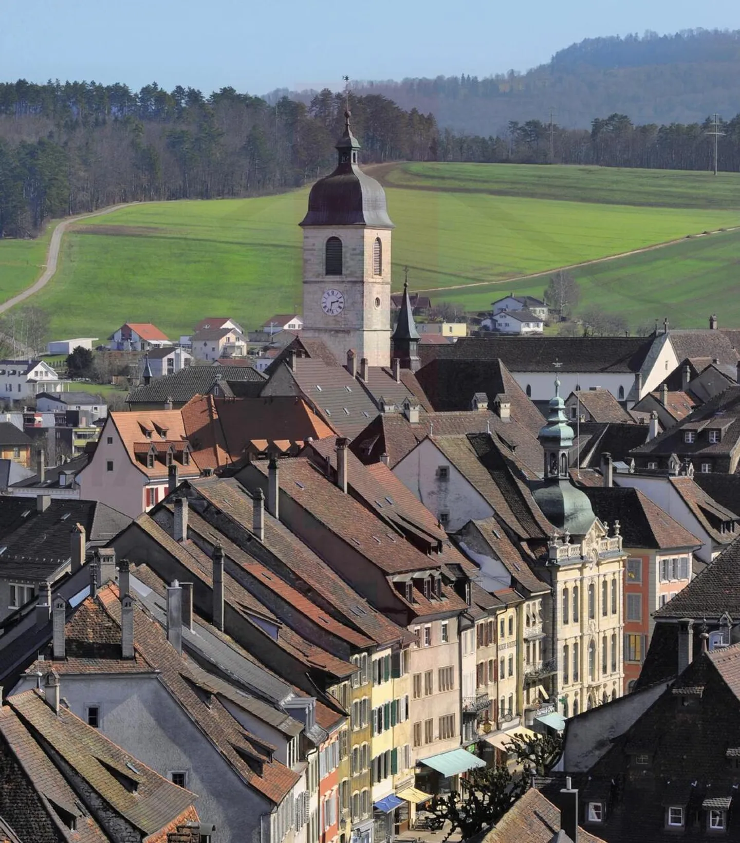 Yield building in the old town of Porrentruy - Photo 1 of 11