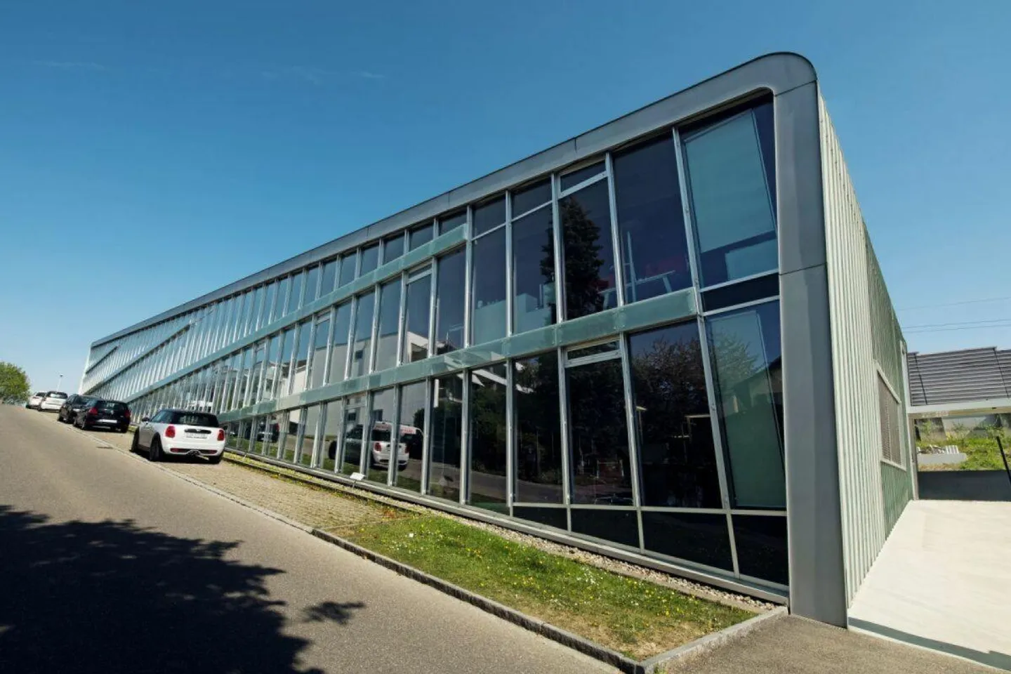 Spazi per uffici rappresentativi con extra speciali - Foto 1 di 15