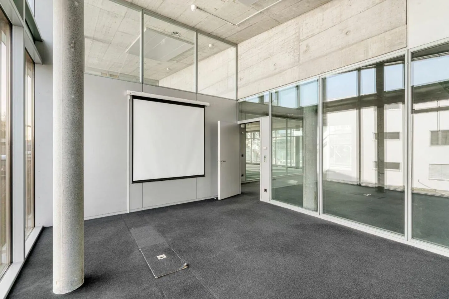 Spazi per uffici rappresentativi con extra speciali - Foto 5 di 15