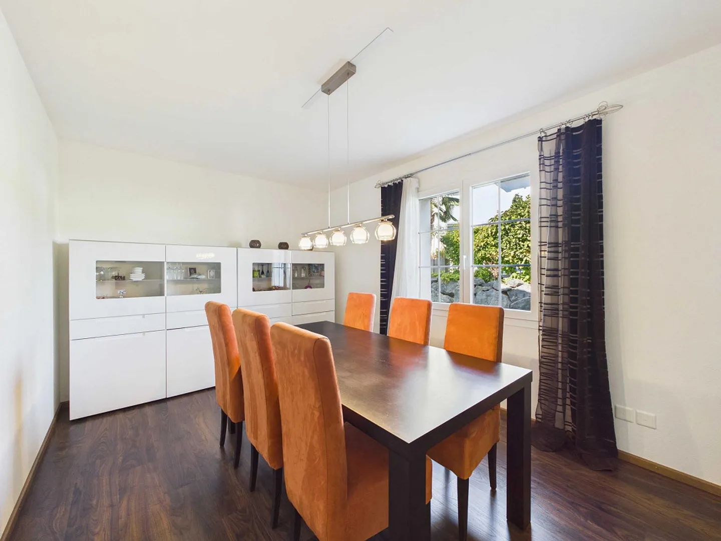 Charming 5.5-room single-family house in a family-friendly neighborhood - Photo 4 of 11