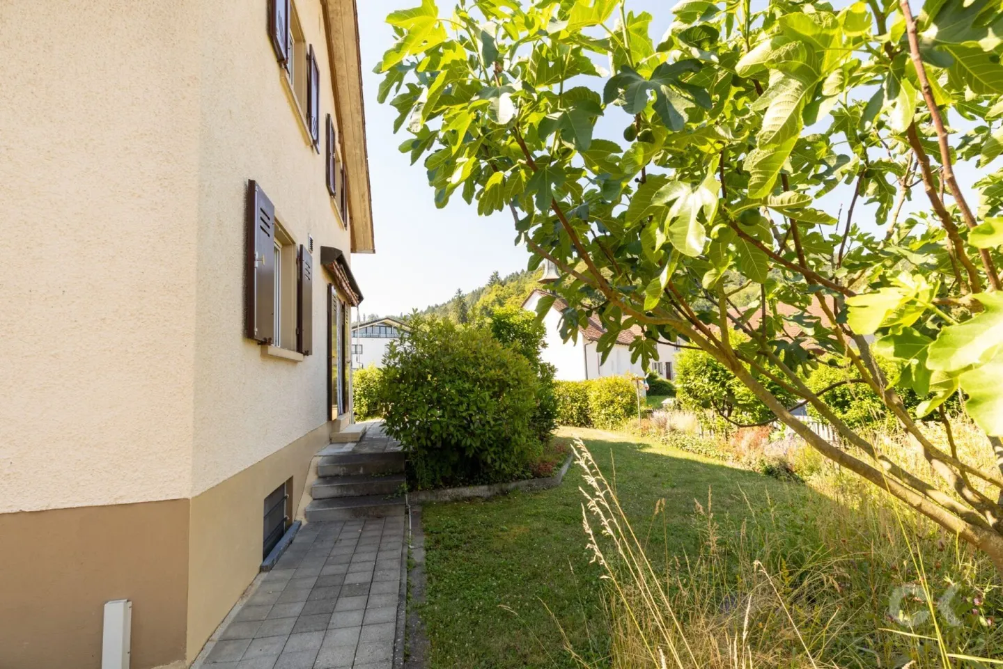 Charming home with a large garden and plenty of potential - Photo 21 of 22