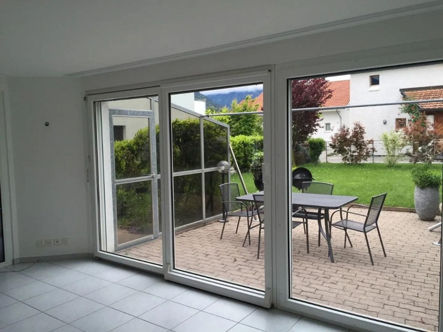 Appartement 3.5 pièces. Emplacement ensoleillé et vie tranquille - Photo 3 sur 26