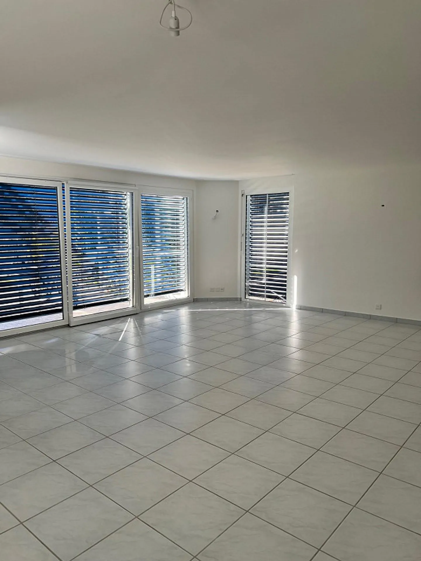 Appartement 3.5 pièces. Emplacement ensoleillé et vie tranquille - Photo 4 sur 26