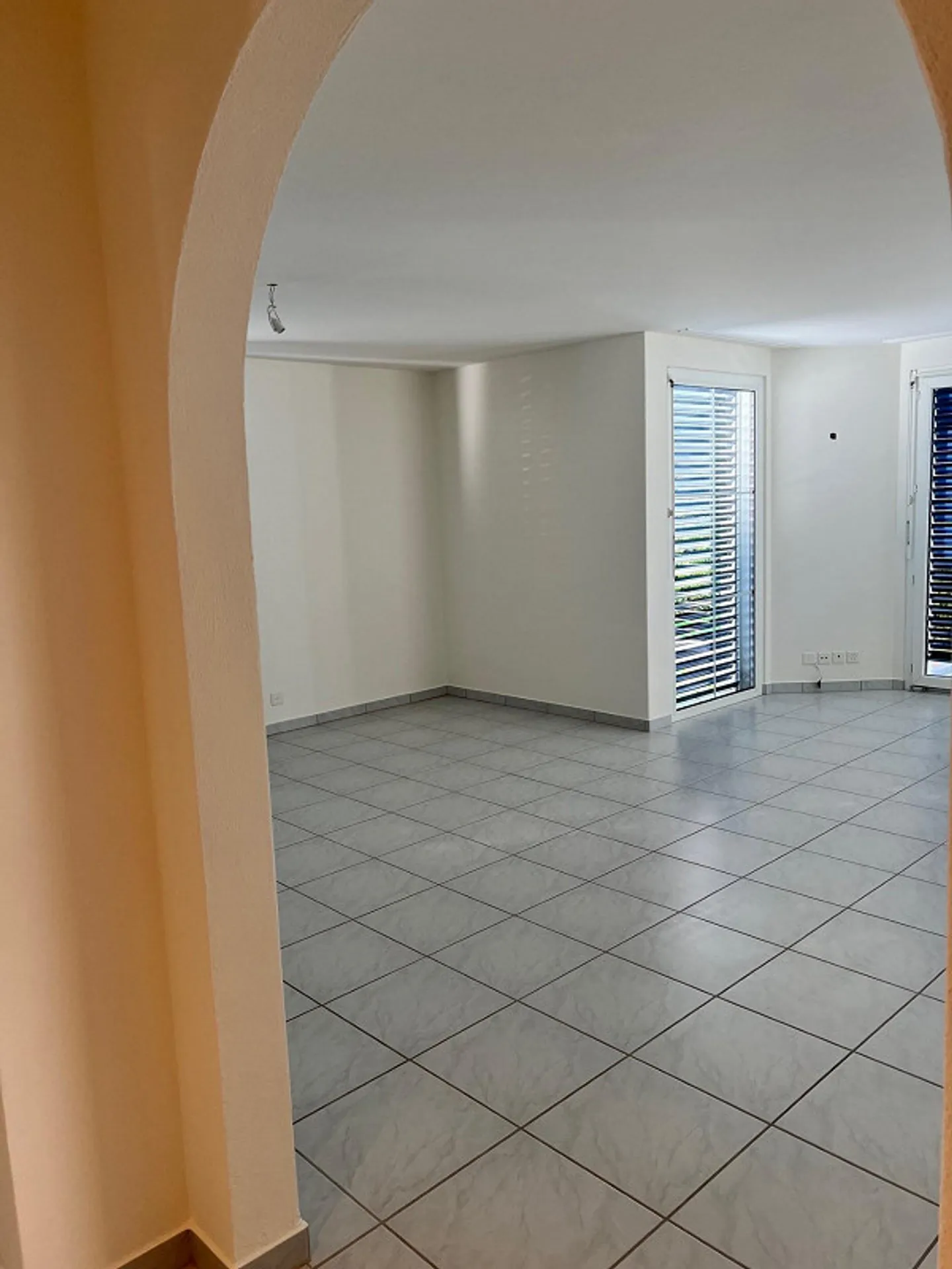 Appartement 3.5 pièces. Emplacement ensoleillé et vie tranquille - Photo 8 sur 26