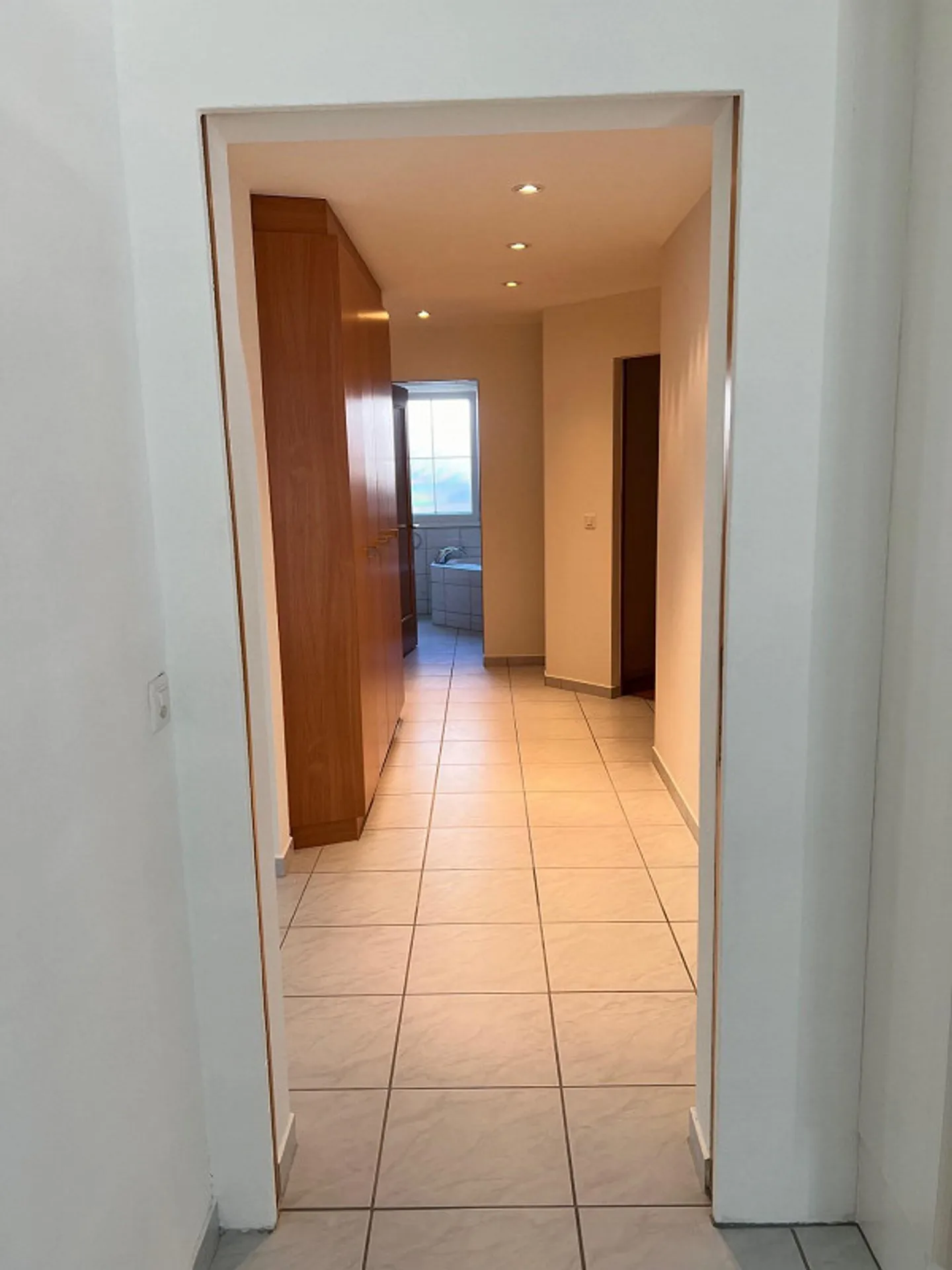 Appartement 3.5 pièces. Emplacement ensoleillé et vie tranquille - Photo 10 sur 26