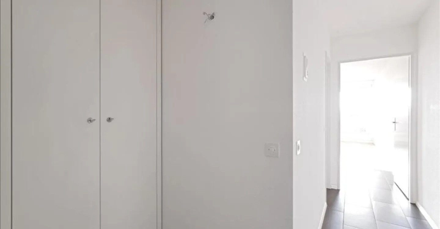 Helles Studio mit Balkon - Foto 3 von 5