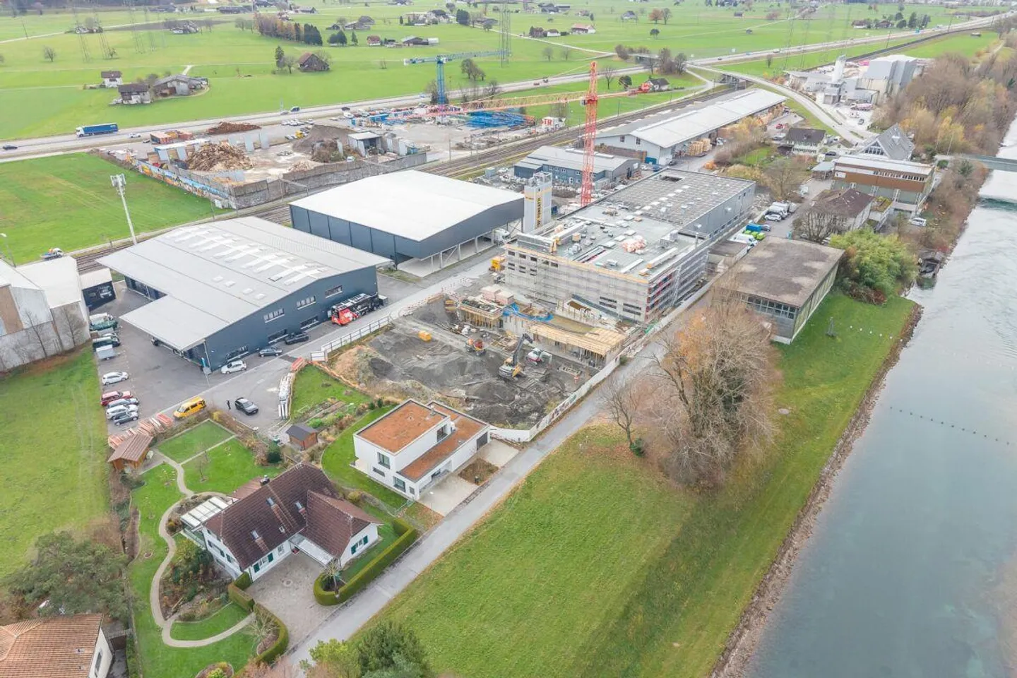 Commercial Space in Biäsche - Photo 2 of 5