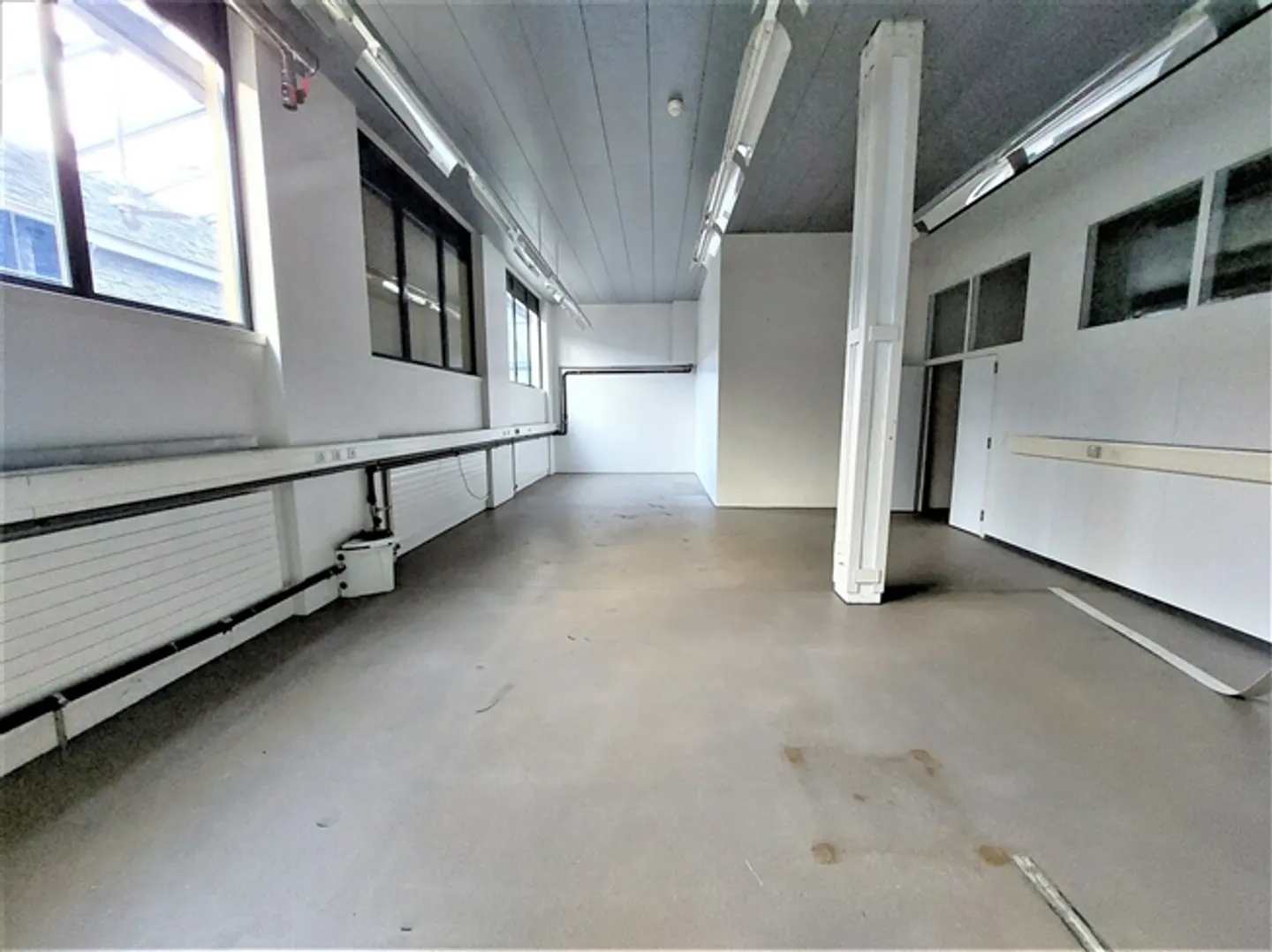 Geräumiges Lager für Transport - Foto 2 von 6